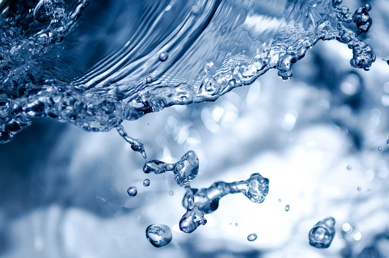 splashing-g2c5be1252_1280