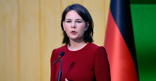 b3972366-7b50-40e0-b6f2-07b1494b1e59