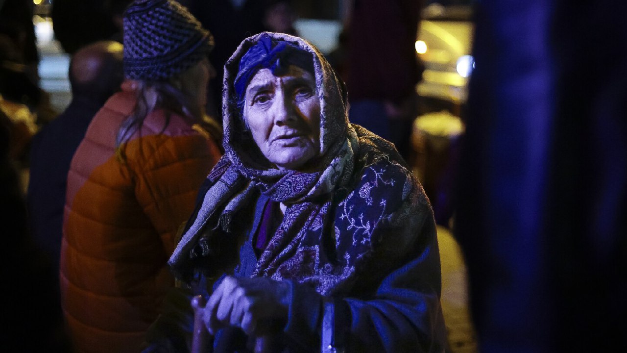 c6df16ed-5f30-473a-9fb2-23ca0e1dcc94