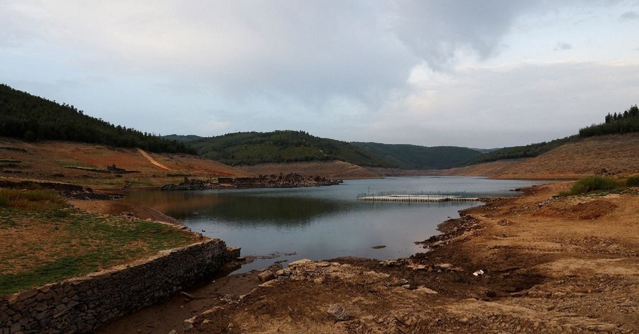 Из-за опустения водохранилищ в португальском Алгарве и испанской Каталонии введены ограничения на воду