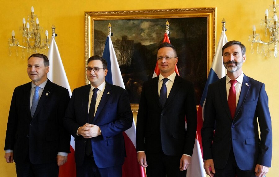 e1736574-27e8-4dd6-93d8-3b80fd4df444