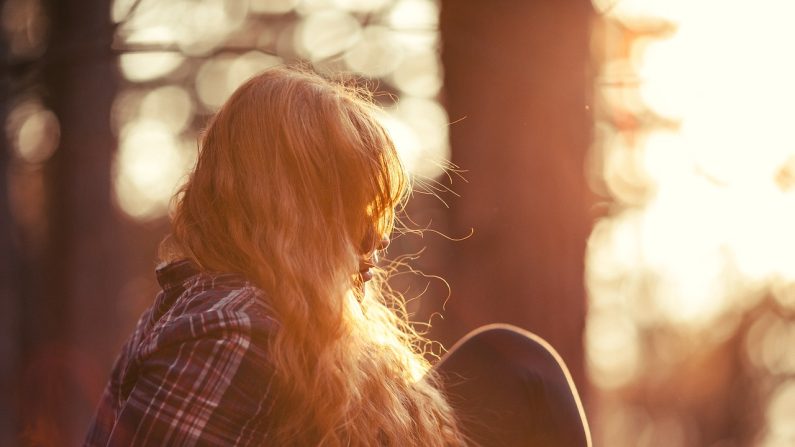 girl-1287375_1280-795x447