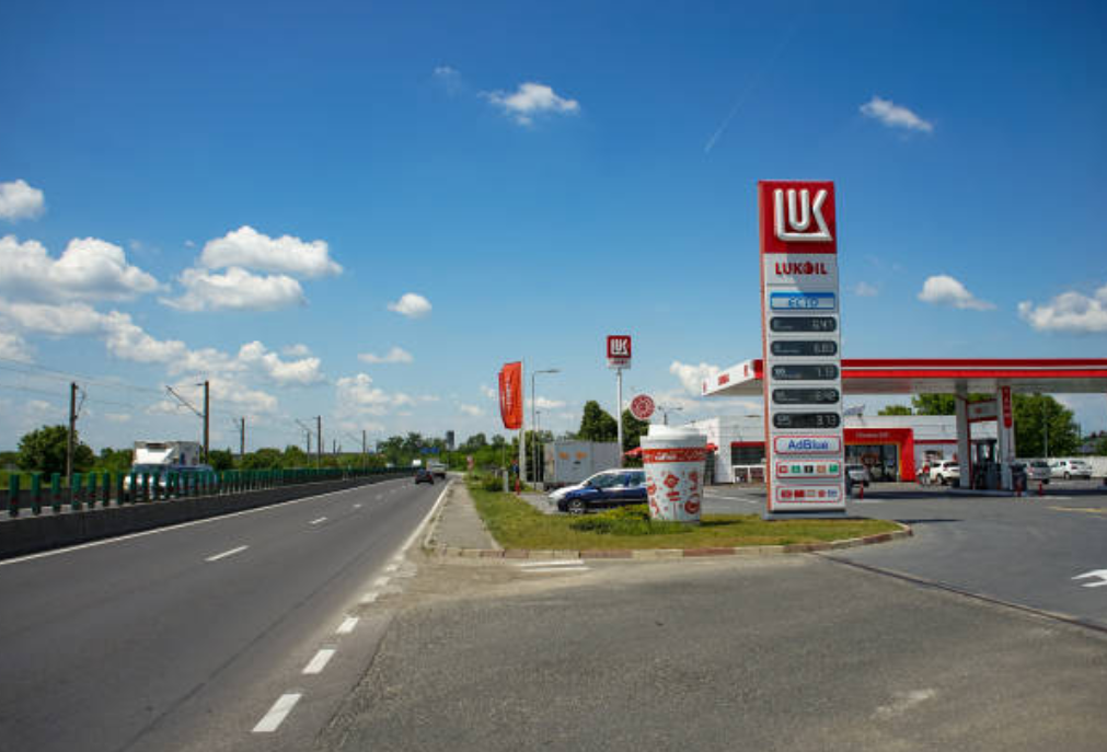 Словакия предлагает решение для восстановления потоков российской нефти через Украину