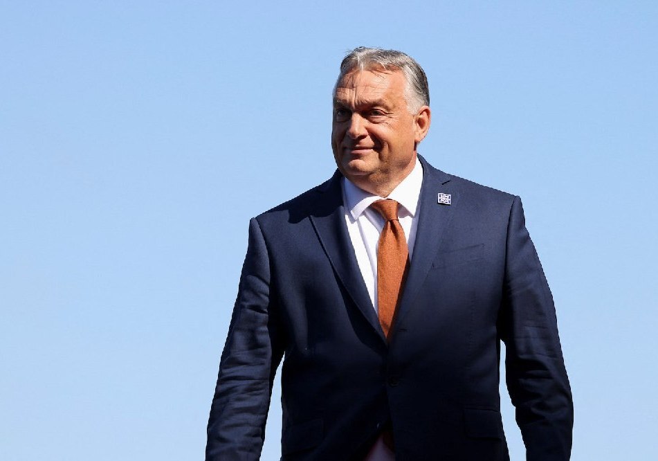 4906f7fe-8b12-4af7-81d2-988d8fe4c2e0