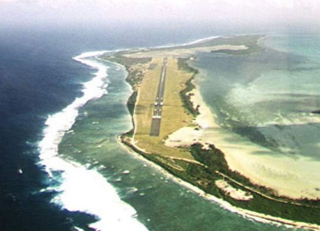 cocos_keeling_islands_airport_-_rwy33