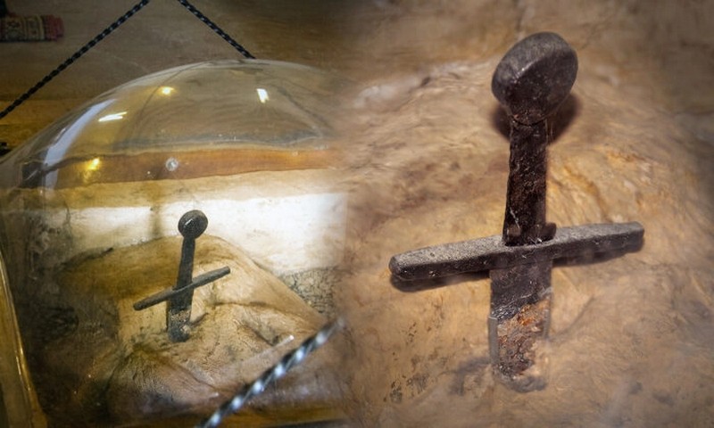 1_id5301950_sword_in_stone_tuscany_435_8_576_536968750678503459