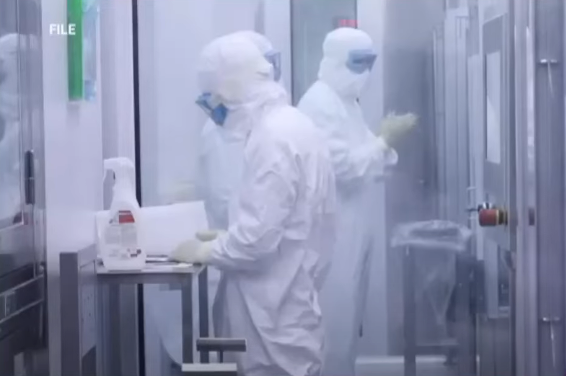 Китай відстежує випадки зараження COVID-19 і грипом у 1000 лікарень (ВІДЕО)